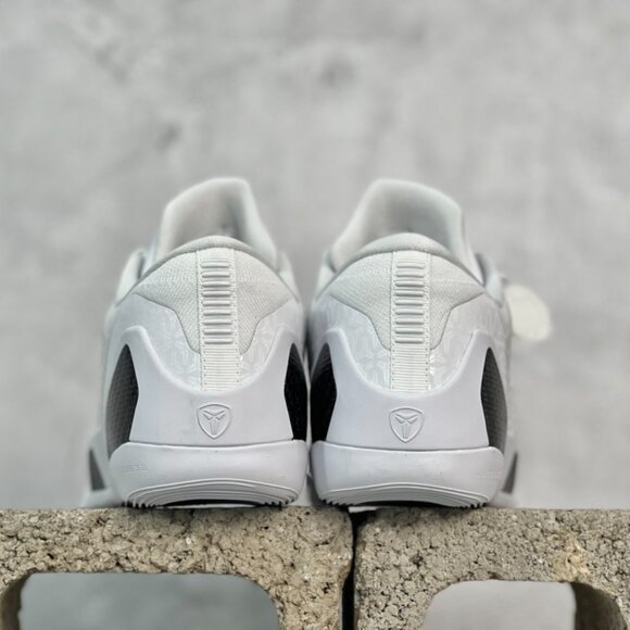 Kobe IX Low Protro EM “Mambacita”- .5 main image 9